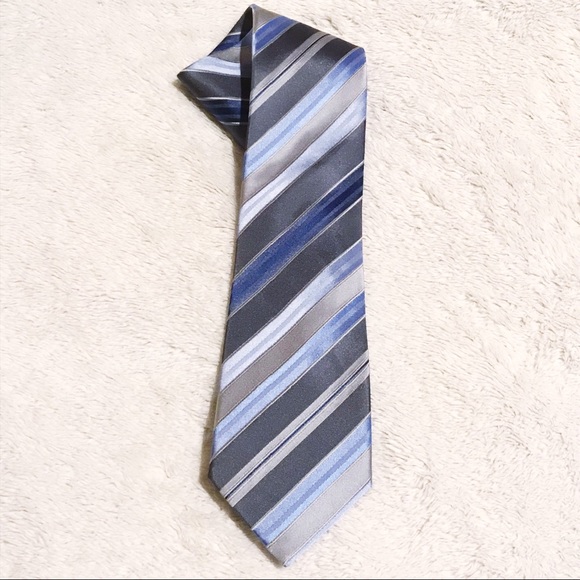 UNLISTED by Kenneth Cole 100% Silk Tie - Picture 2 of 4